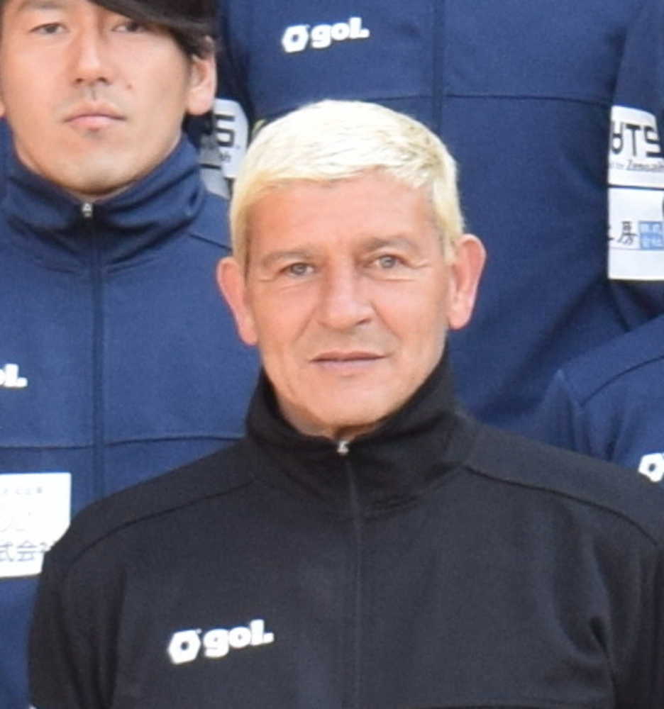 Ｊ３藤枝「クモ男」シジマール２２年ぶり現役復帰　５４歳、選手登録追加