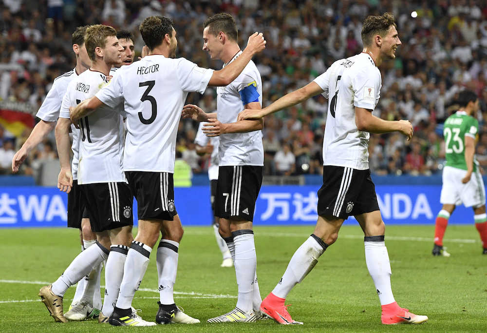 コンフェデ杯准決勝メキシコ戦、ゴールが決まり喜ぶドイツ代表