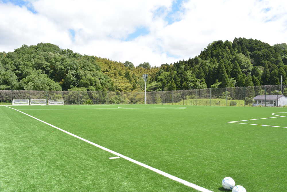 日本代表ＭＦ本田圭佑の事務所が約３億円を投じて完成した人工芝グラウンド「金沢大学　ＳＯＬＴＩＬＯ　ＦＩＥＬＤ」