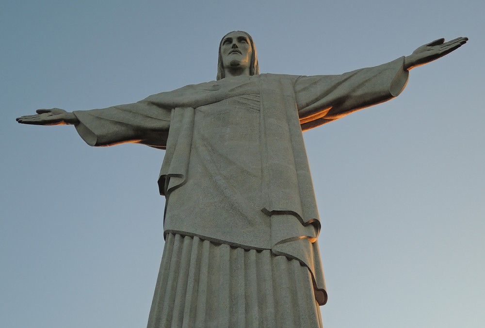 コルコバードの丘に立つキリスト像の下、Ｕ−１９代表が１２月のブラジル遠征で絶好の腕試しをはかる