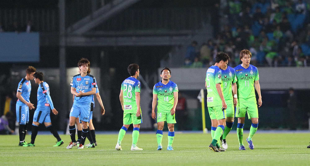 湘南、前半痛恨2失点で3試合勝ち星なし　チョウ監督、杉岡へ説教