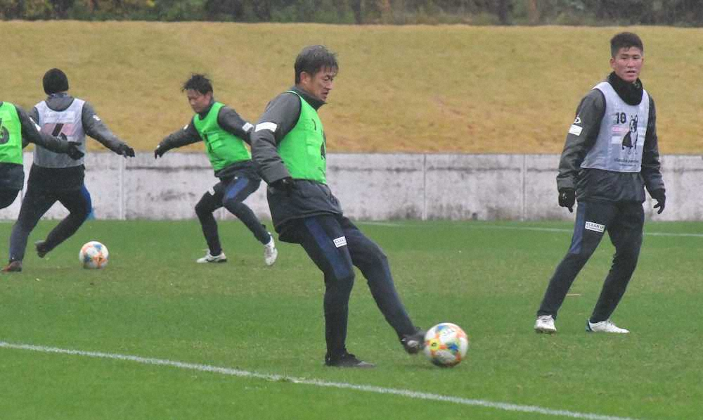 横浜FC、J1昇格へカズ＆俊輔が闘志「逃してはいけない」