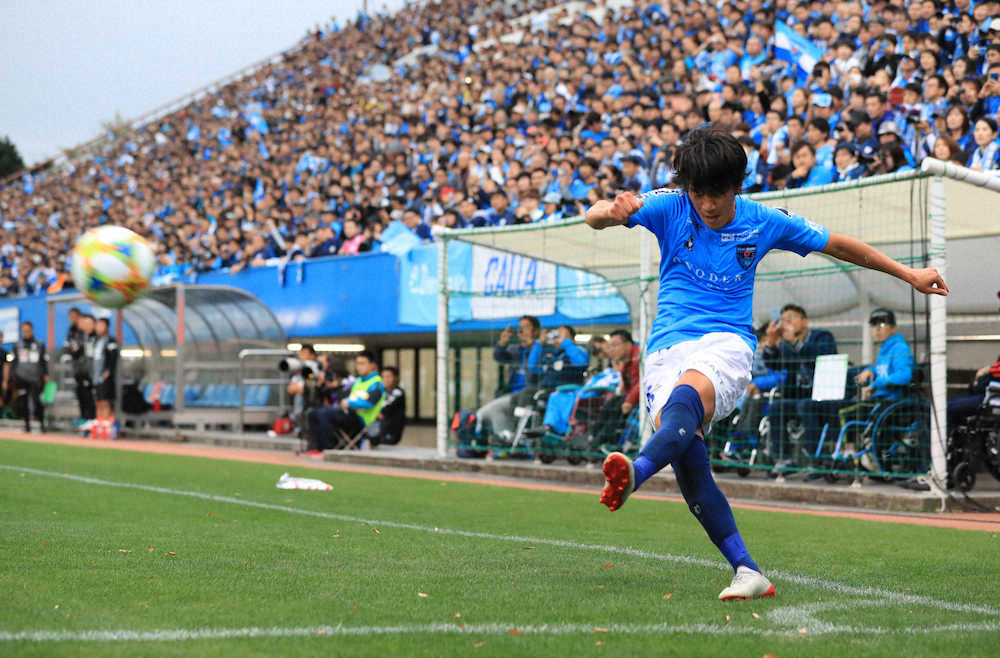 【画像・写真】横浜FC昇格導いた!俊輔　カズの存在刺激に不屈の復活劇「いるだけで違う」