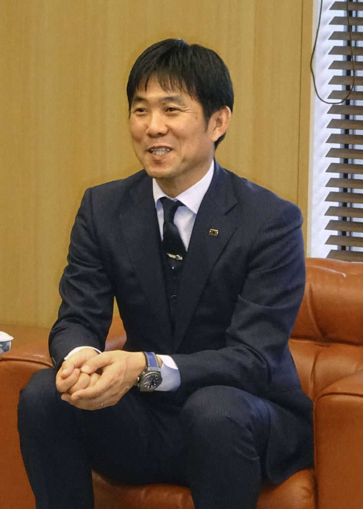 長崎県庁を表敬訪問したサッカーU―22日本代表の森保監督