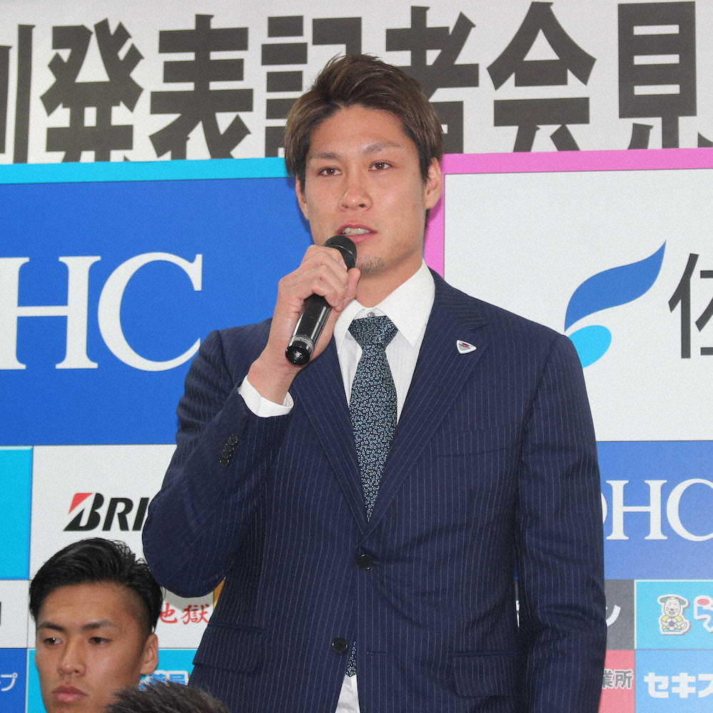 鳥栖が新体制発表　松本から新加入GK守田達弥「体張って戦う。地域を盛り上げたい」