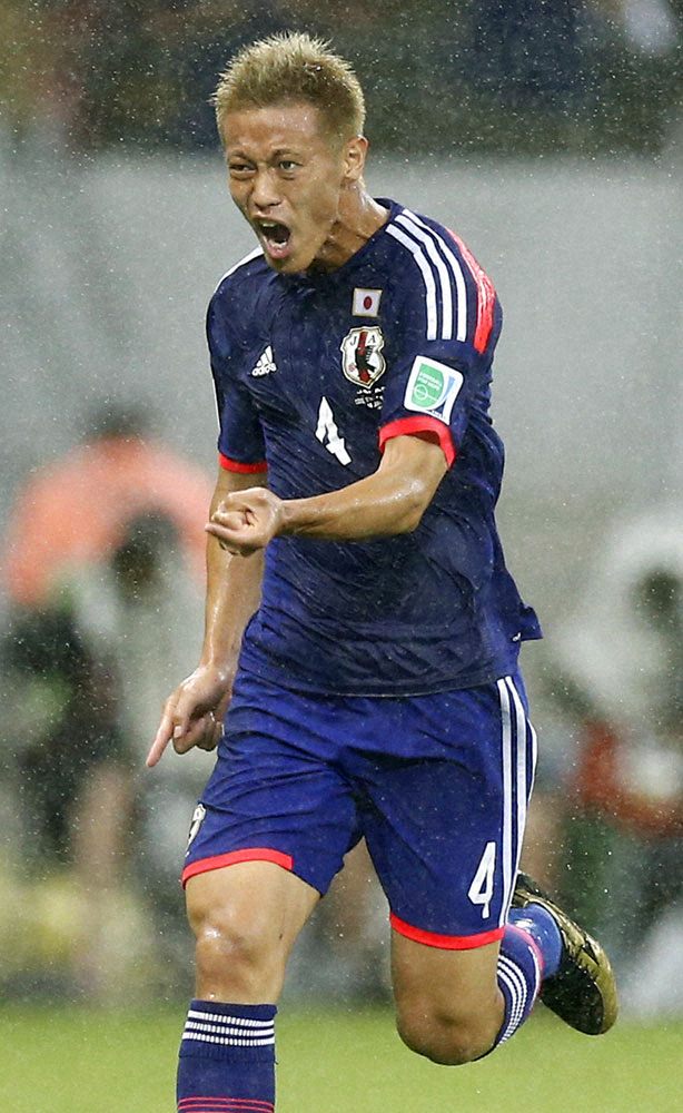 2014年6月、W杯1次リーグ・コートジボワール戦の前半に先制ゴールを決め、雄叫びを上げる本田圭佑