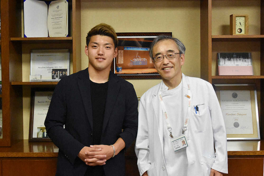 堂安律　地元・兵庫医大病院を激励訪問、新型コロナと向き合う医療従事者支援