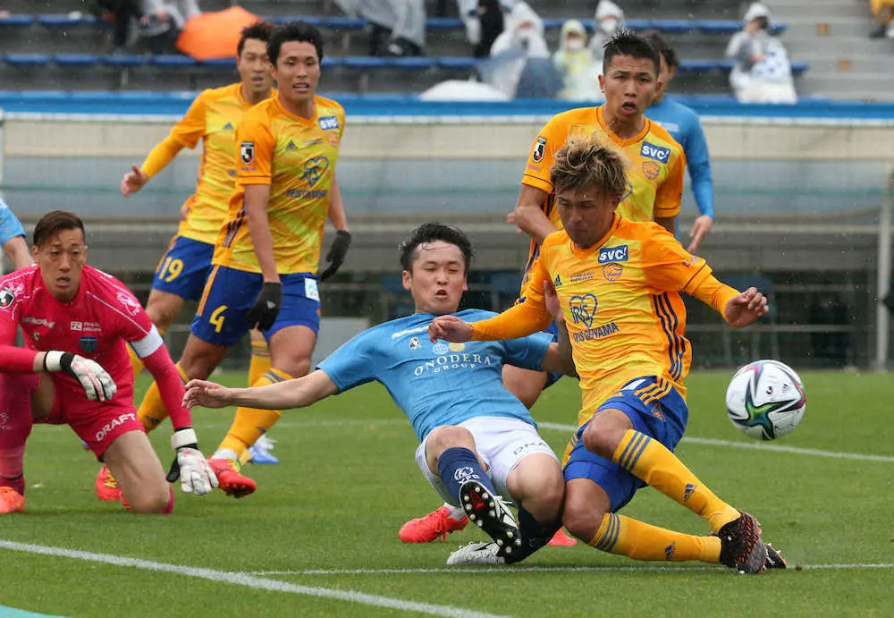 横浜FC、終盤2点差追いつかれドロー　今季初白星スルリ　