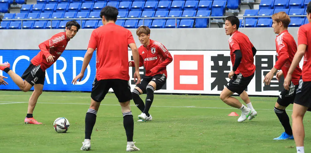 日本代表DF室屋　セルビア戦へ「もっと攻撃的で面白いサッカーを見せられれば」