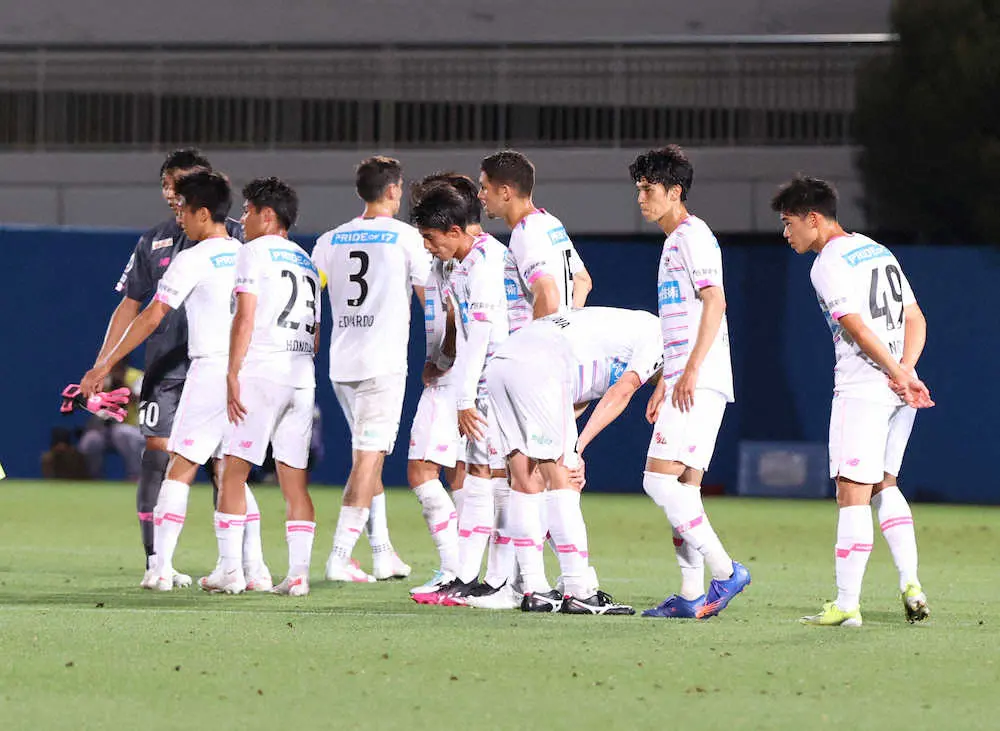 鳥栖、9試合ぶり敗戦で5位転落　3位横浜との上位対決で今季初の複数失点