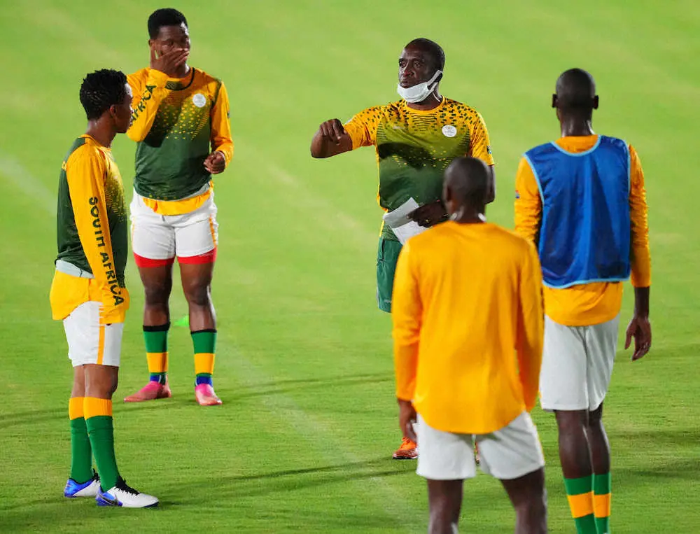 男子サッカー・南アフリカが最終調整　多くが濃厚接触者の17選手が汗　22日の日本戦開催は？
