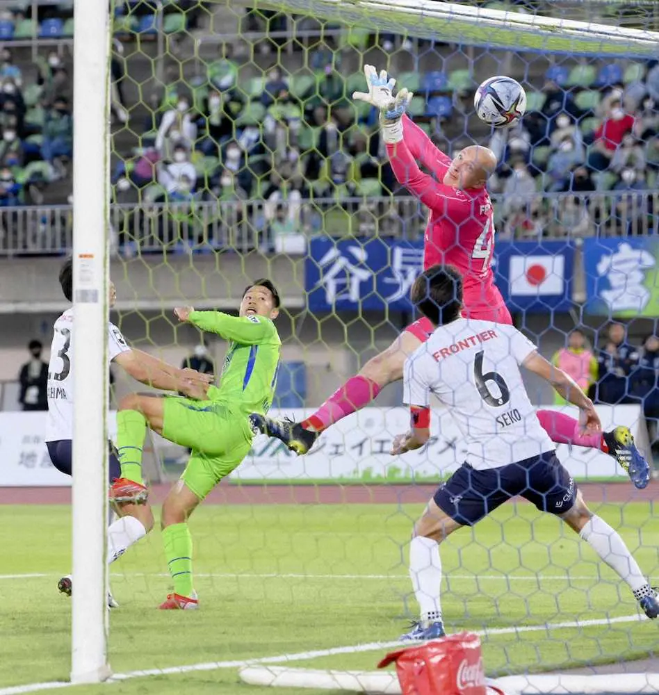 湘南　7試合ぶり勝利で降格圏“脱出”16位、山口体制6戦目で初白星