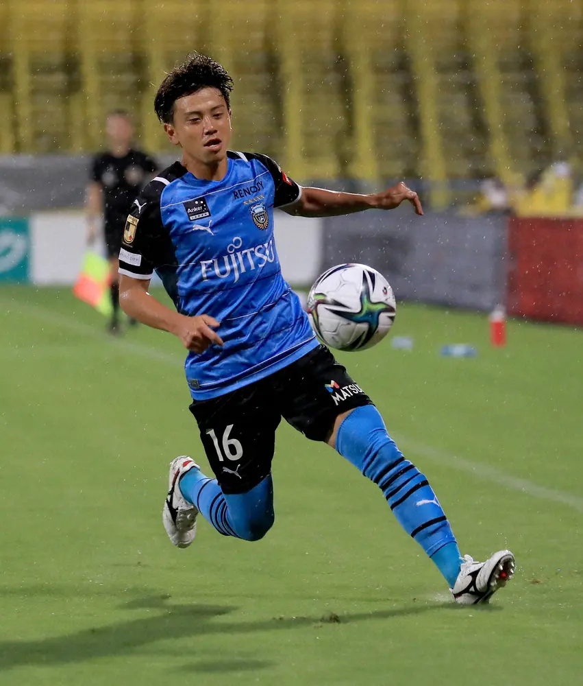 横浜FC　川崎FのMF長谷川竜也を完全移籍で、DFイサカゼインを期限付き移籍で獲得を正式発表