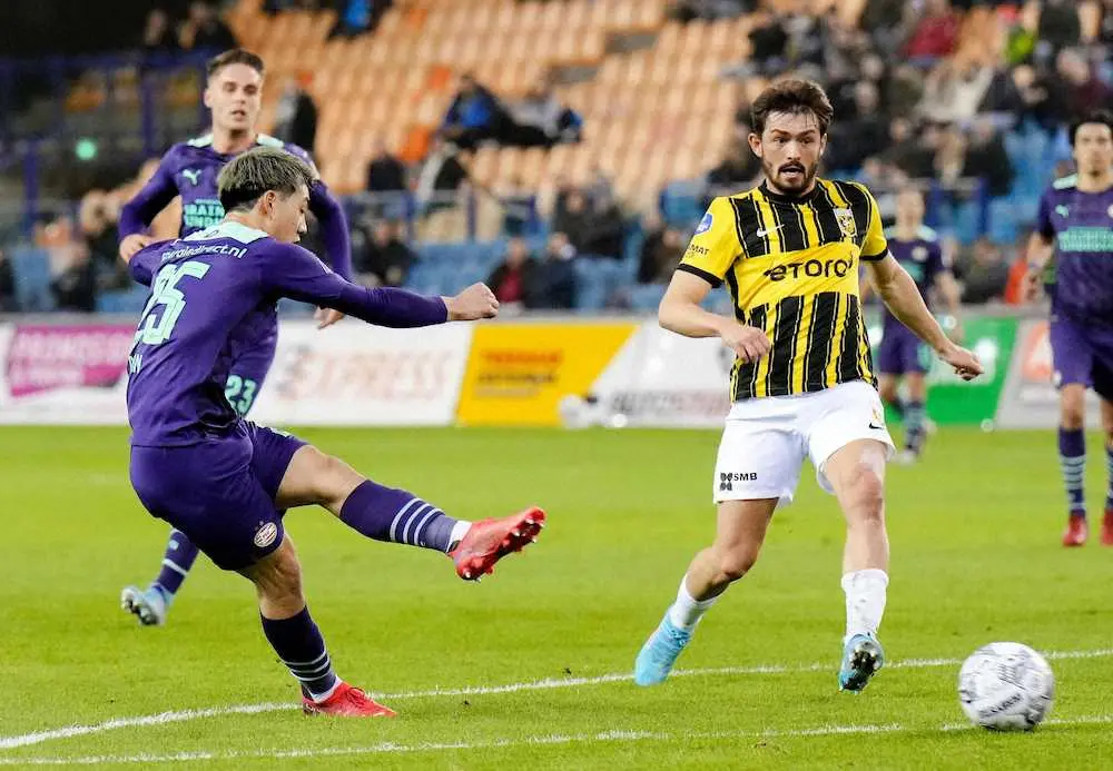 PSV堂安律が今季4点目！ 5―0の大勝貢献