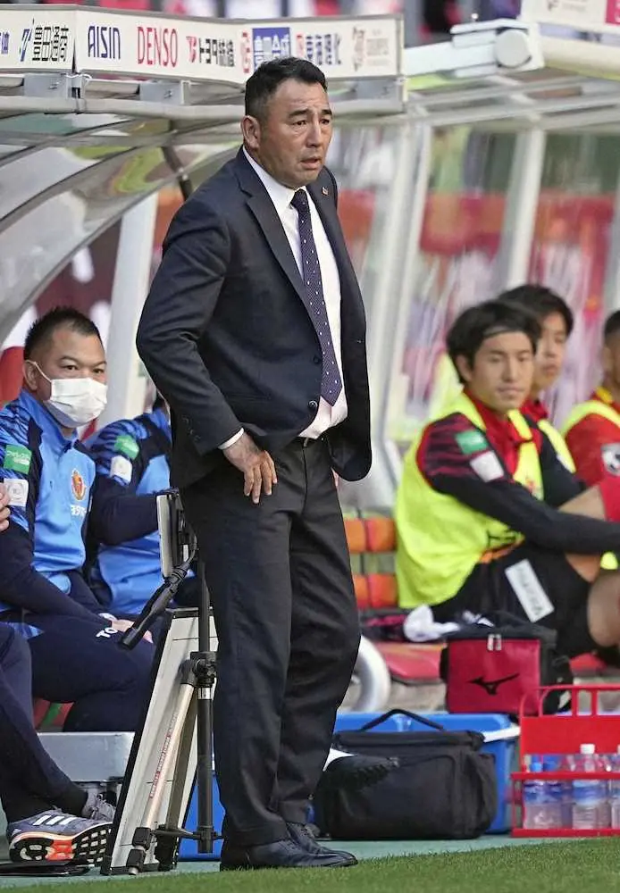 試合前、オシムさんに黙とう捧げる　名古屋・長谷川監督も感謝の意
