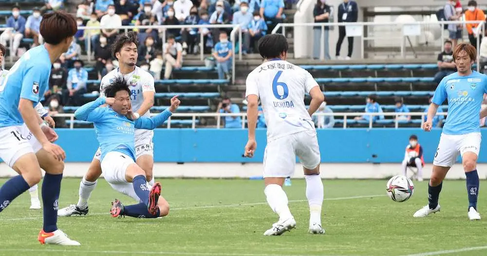 横浜FC・DFガブリエウ　来日後J初ゴールが決勝点　鼻骨折後の復帰戦でフェースガード脱ぎ捨て奮闘