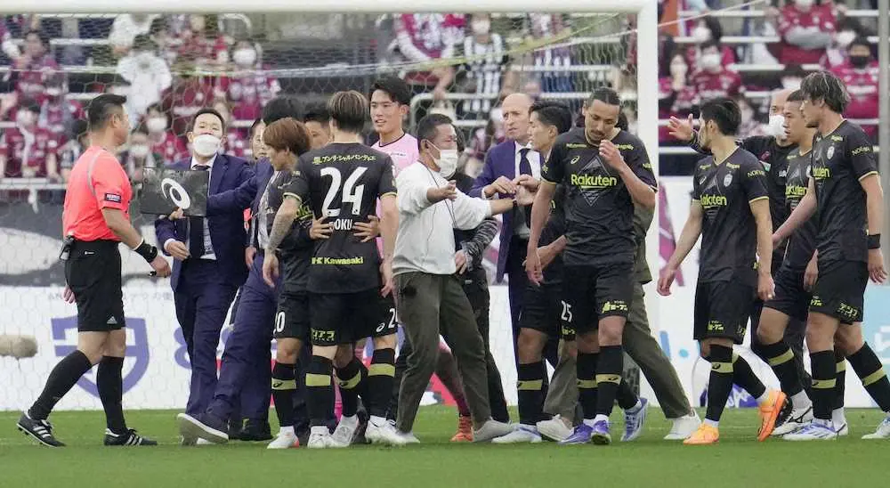 神戸、最下位転落の敗戦に酒井の怒り爆発「頭が寝ている選手がいた。この試合を理解しているのか」