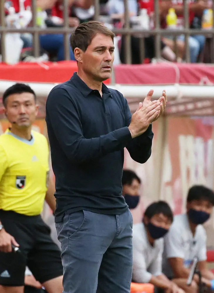 鹿島・ヴァイラー監督が横浜との“名門対決”へ闘志　「ものすごく大事な試合」