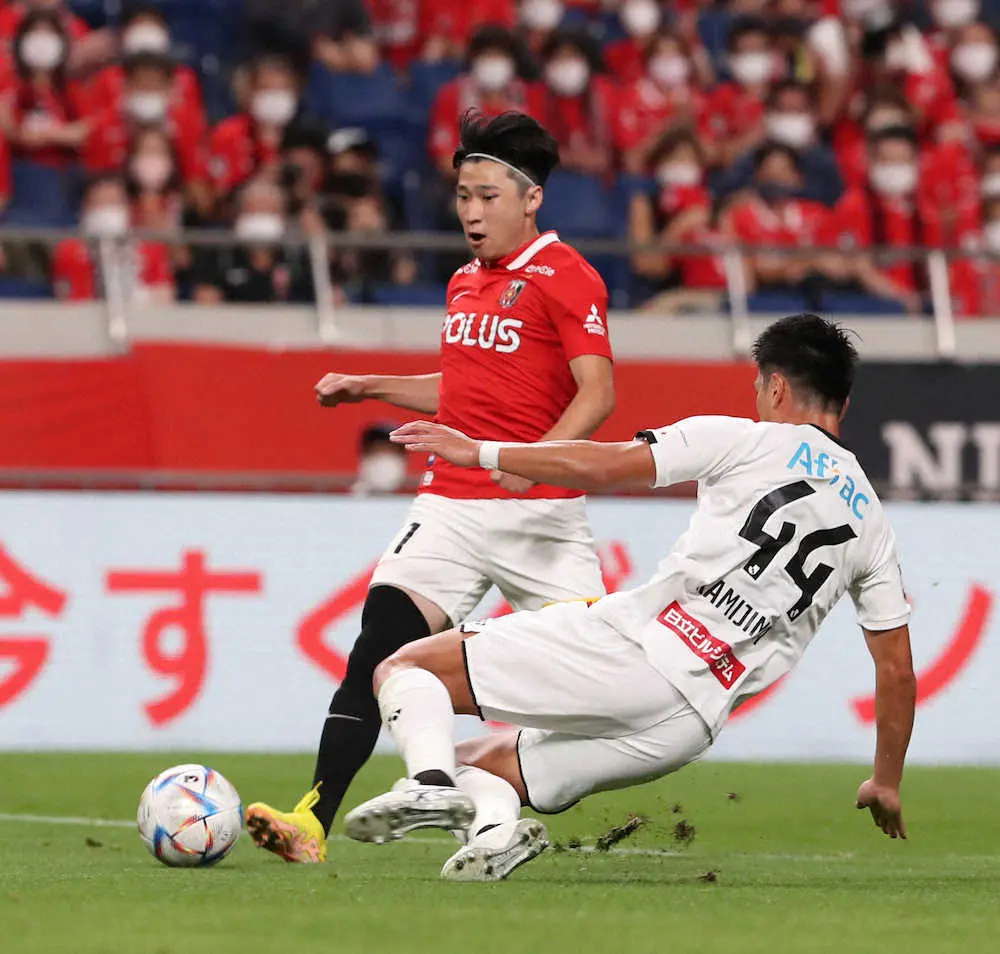 浦和が強者の試合運びで柏に4―1で勝利　MF松尾が大量ゴールを呼び込む先制弾