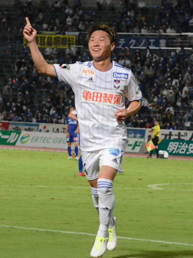 J2新潟、首位キープ　敵地で甲府撃破！　2位・横浜FCに勝ち点差3に広げた