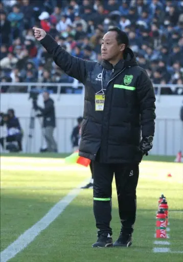J2町田の来季監督就任が決定的となっている青森山田の黒田監督