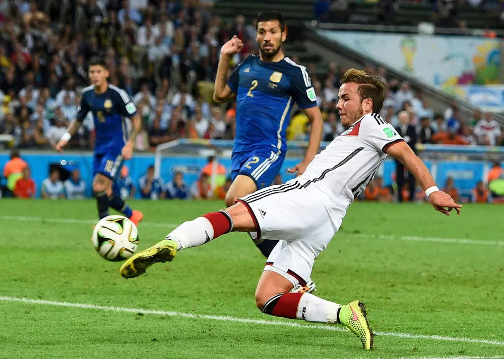 2014年W杯ブラジル大会、アルゼンチン代表との決勝戦で決勝ゴールを決めたドイツ代表MFゲッツェ（ロイター）
