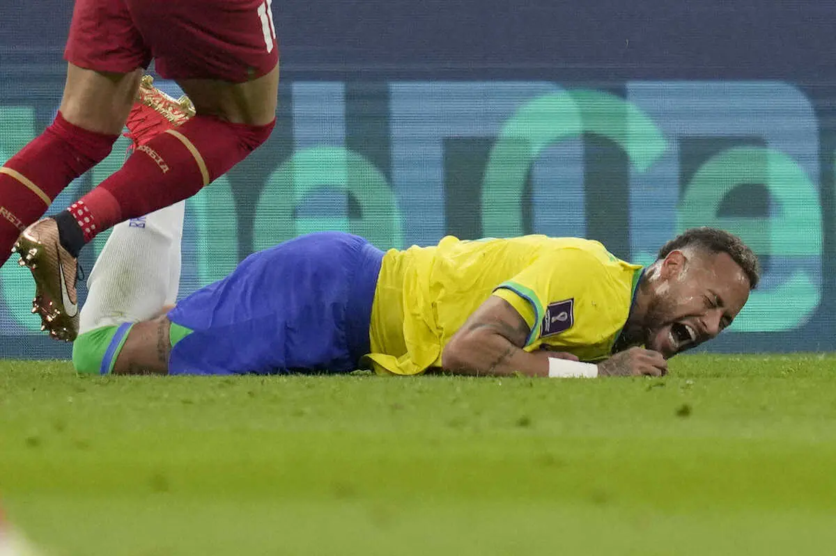 ネイマール　右足首負傷で1次リーグ残り2試合出場が絶望的に　ブラジルメディア報道