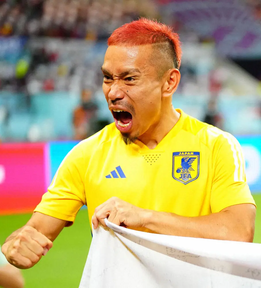 「ブラボー！」と叫び続けたサッカー日本代表・長友