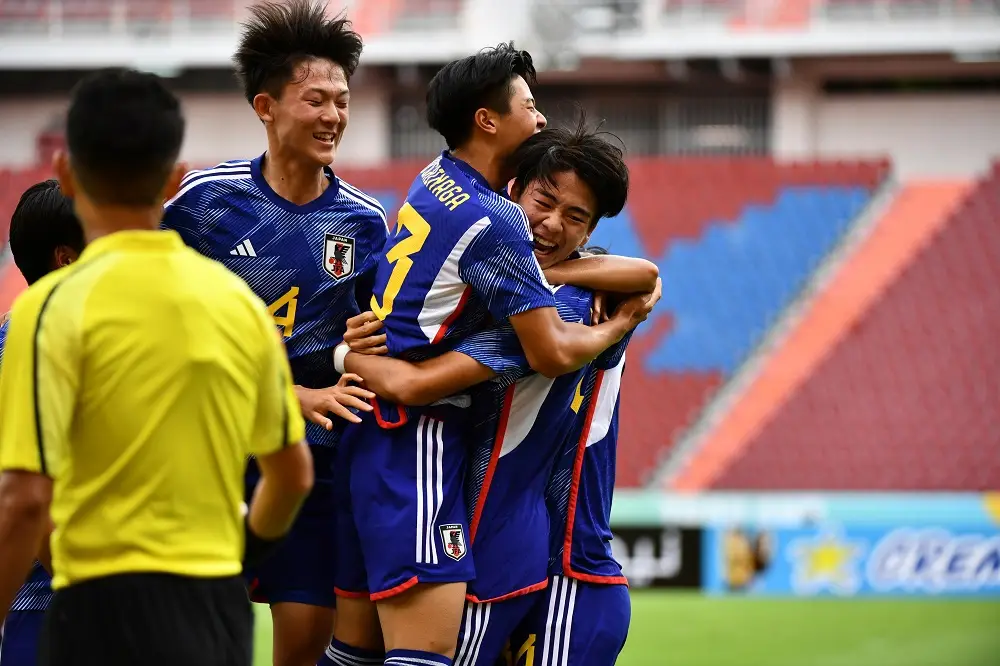 AFC U17アジアカップのウズベキスタン戦で先制点を決め、喜びを爆発させる日本代表