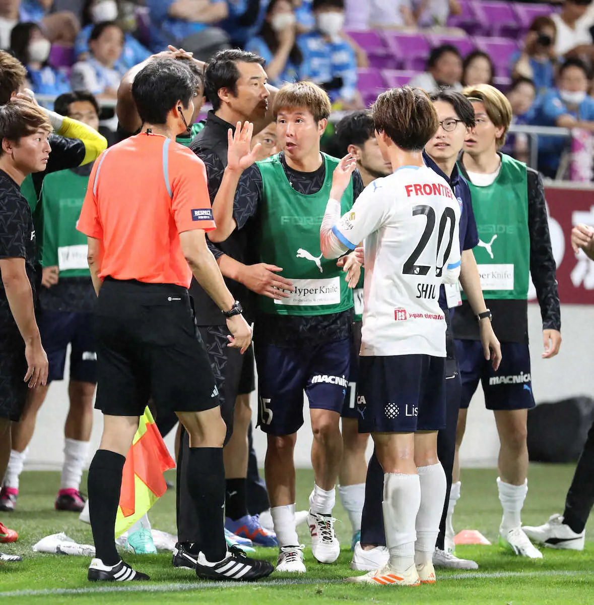 【画像・写真】横浜FCのMF三田啓貴が出場時間0分で退場処分