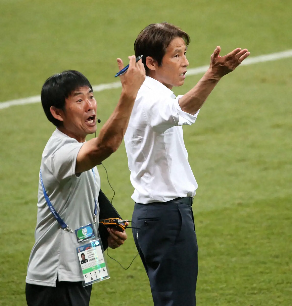ロシアW杯で日本代表の指揮を執る西野朗氏（右）と森保一コーチ（現日本代表監督）
