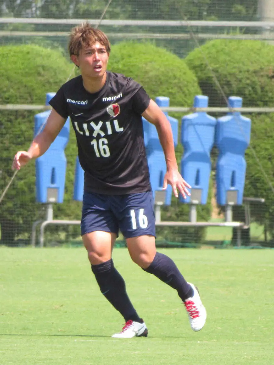 26日、甲府から加入して早速練習試合に出場したDF須貝