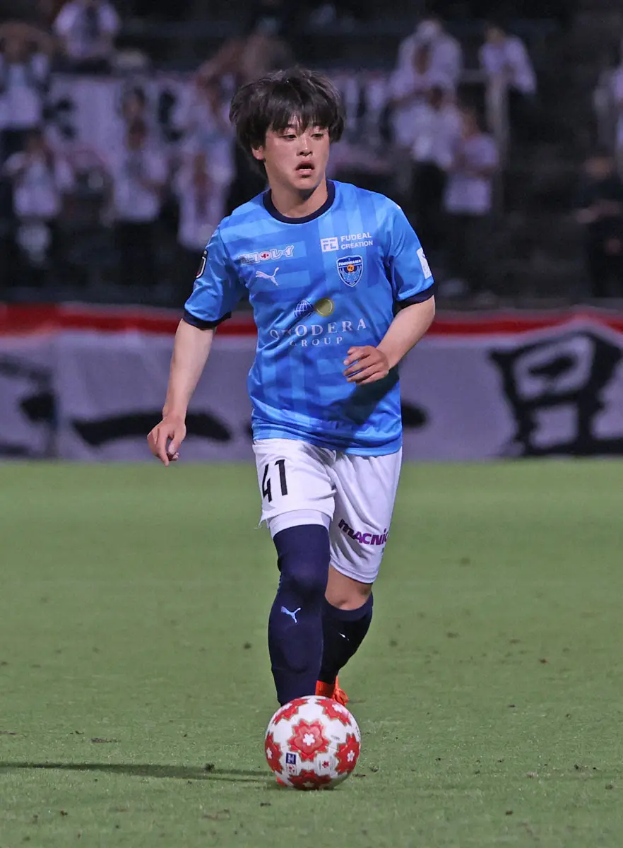 横浜FCの新井瑞希