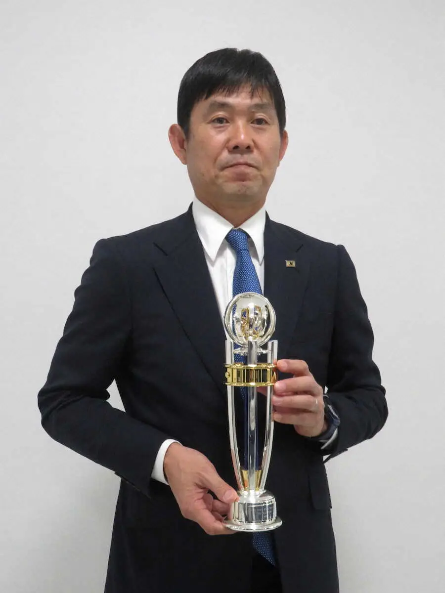 日本代表・森保監督　ユースから見ていた引退の柏木をねぎらう「素晴らしい選手になった」