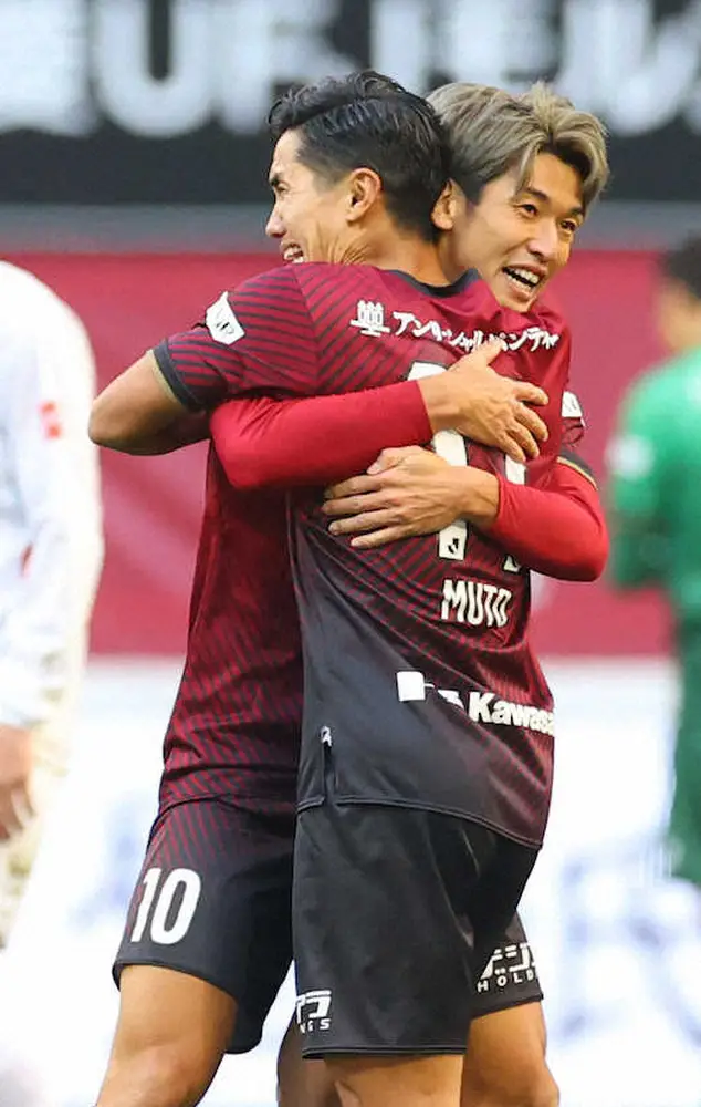 サッカーも関西イヤー　神戸初優勝　“半端ない”大迫が導いた「このために日本に戻ってきた。最高です」