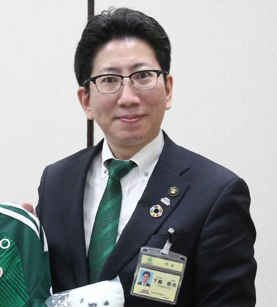 J2昇格に鹿児島市長も歓喜!鳥取まで応援に駆け付けた行動力が話題「自治体とJクラブの理想的なあり方」