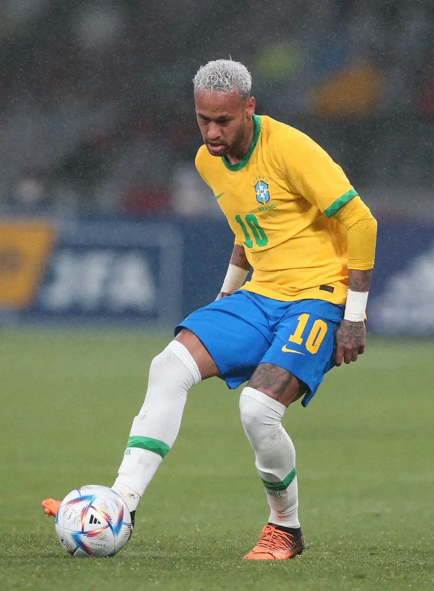 ブラジル代表ドクター、ネイマールの24年南米選手権欠場を明言　11月に左膝を手術