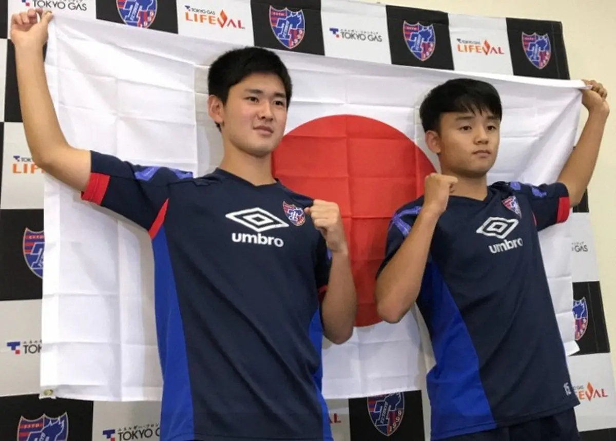 FC東京U－18所属時、U－17W杯の日本代表メンバーに選出された平川（左）と久保
