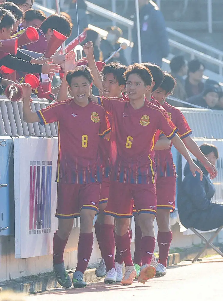 【高校サッカー】史上初の県内3冠達成した神戸弘陵が4発大勝で発進