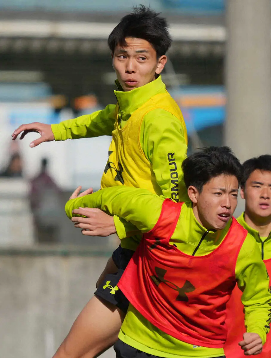 【高校サッカー】今大会3得点の青森山田DF小泉、決勝も「ヘディングでたたき込みたい」