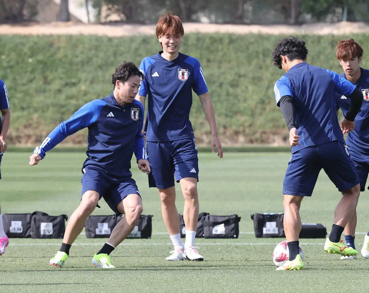 アジア杯　日本代表の“ジャガー”浅野が猟犬に！？「チームのために犬みたいに追いかけ回す」