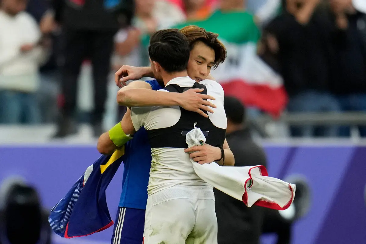 【アジア杯】日本代表FW上田　フェイエ同僚イラン代表FWとの抱擁がネットで反響「美しい友情」「感動」
