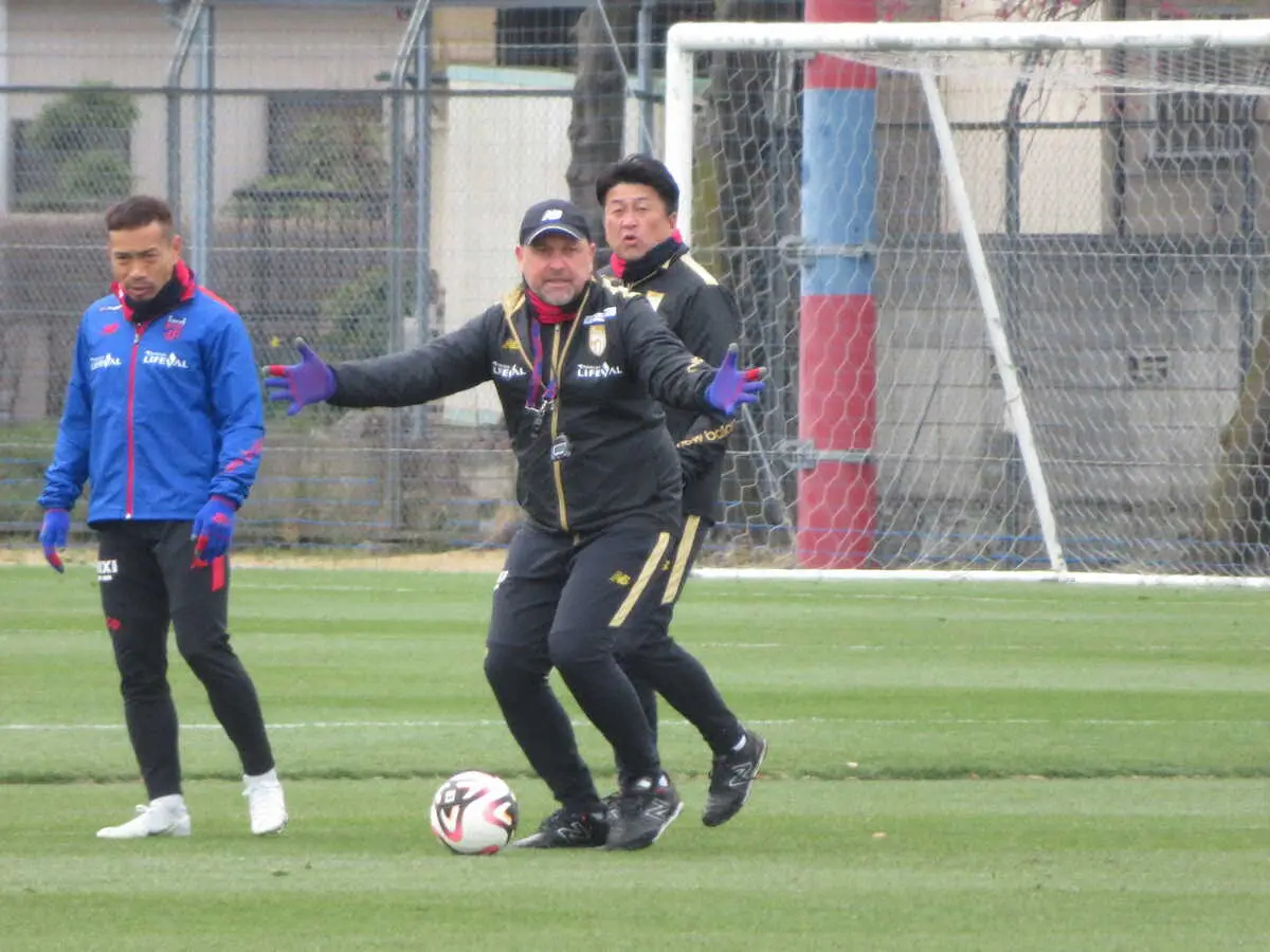 FC東京クラモフスキー監督、昨季王者・神戸戦へ「エキサイティングな試合になる」