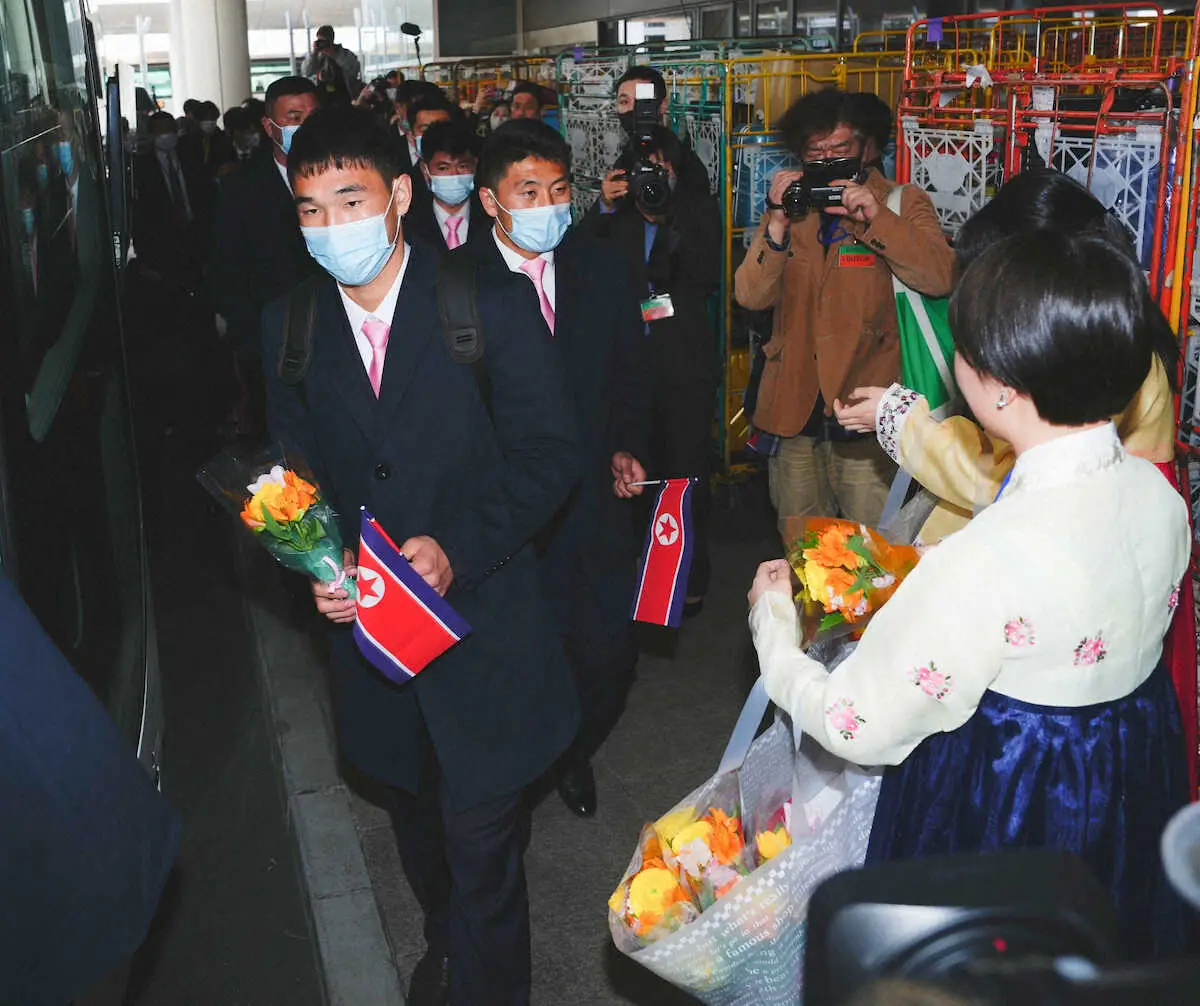 羽田空港に到着した北朝鮮代表（撮影・西尾　大助）