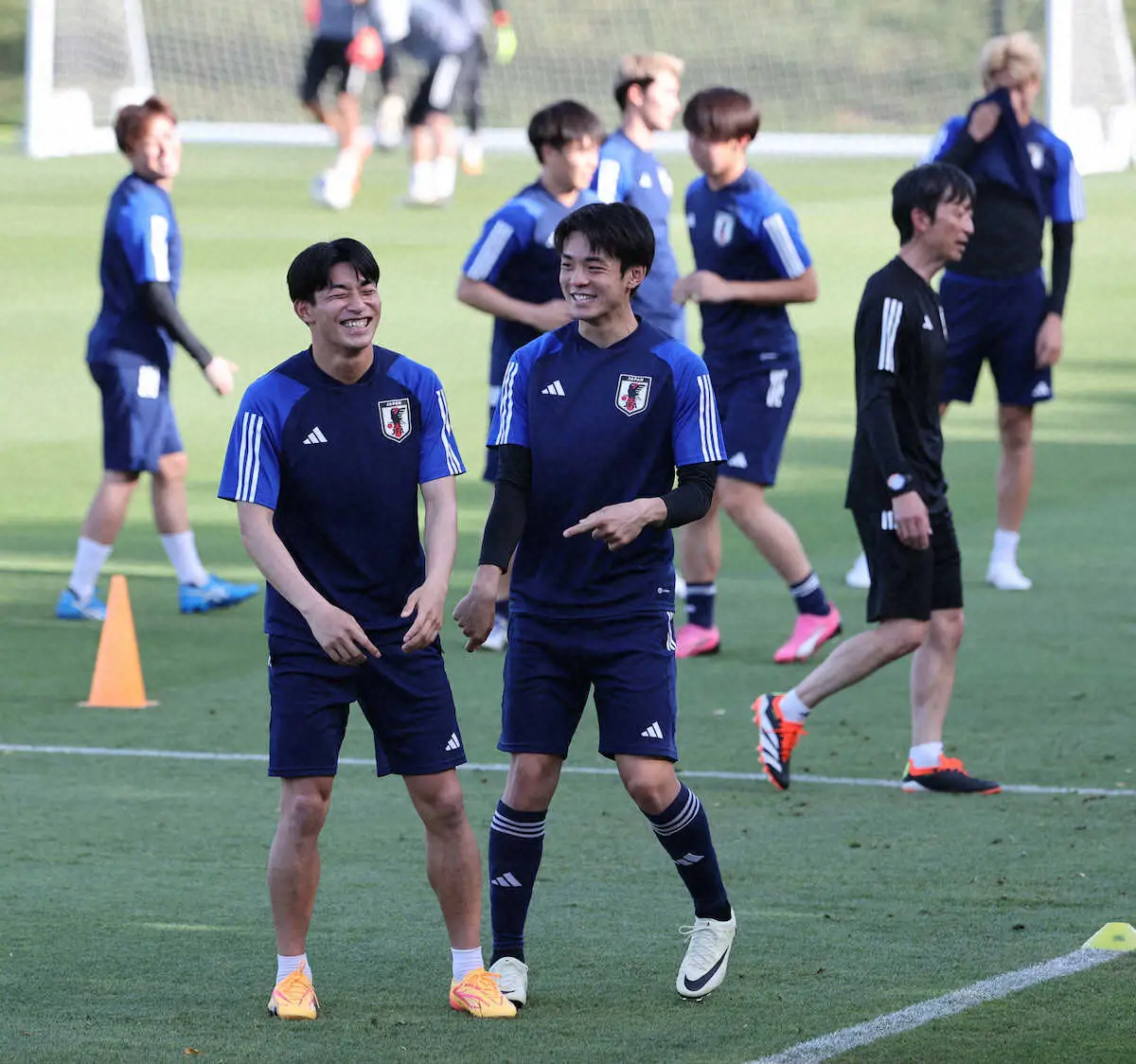 ＜U－23アジア杯前日練習＞練習する山田楓（右）と半田（撮影・小海途　良幹）