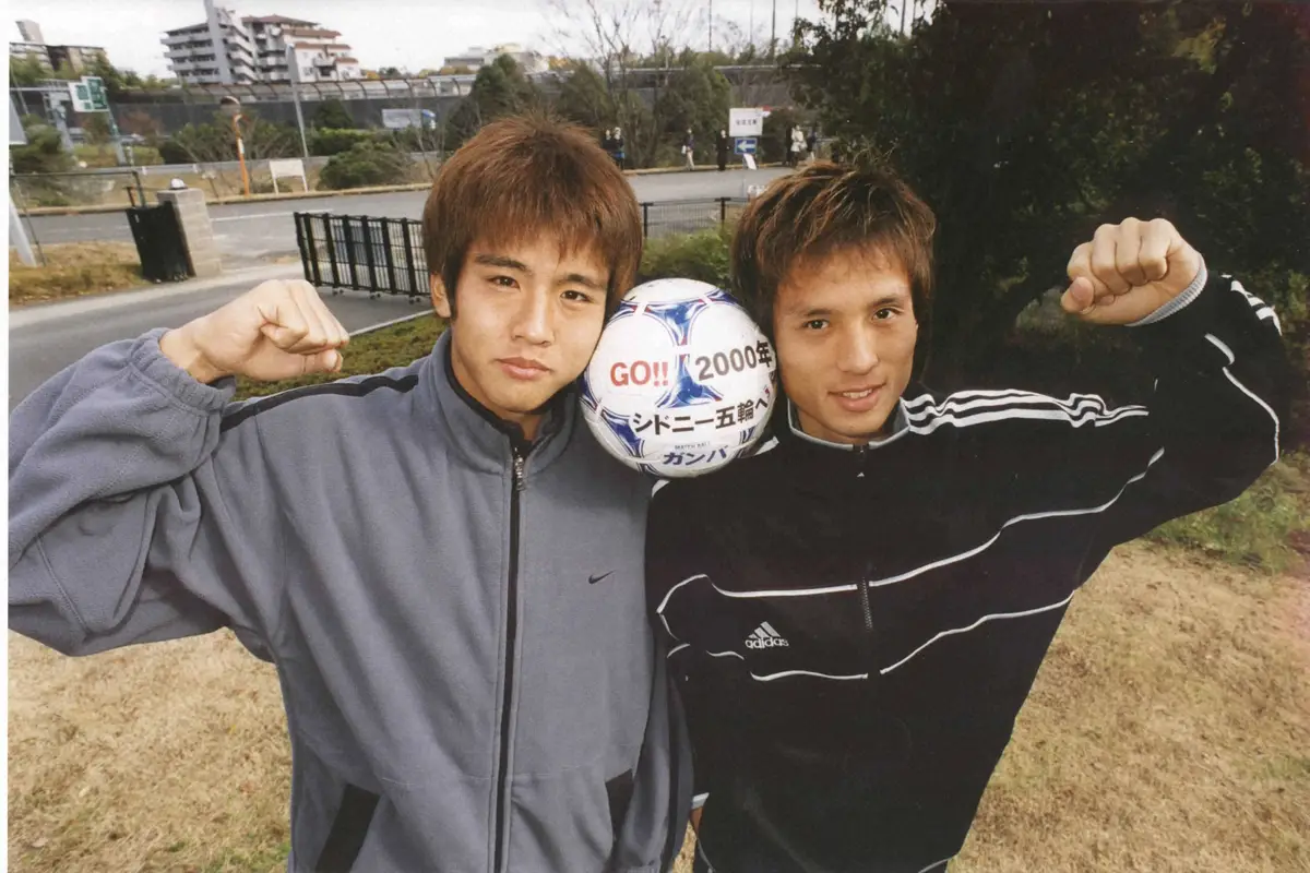 00年シドニー五輪の日本代表に選出されたG大阪・稲本（左）と宮本