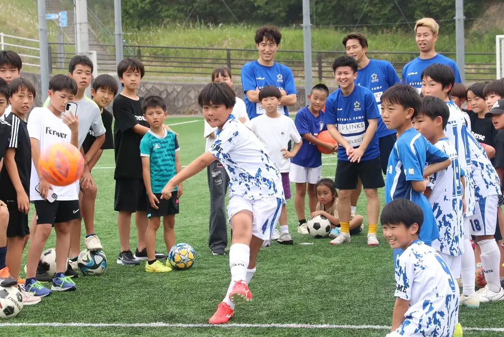 【画像・写真】元日本代表・金崎夢生が初参加！「2024エフ・キャンカップin松山」はエストレーラス高知が優勝