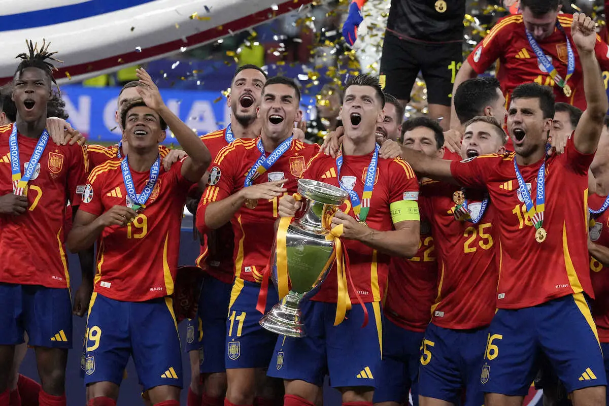 スペイン4度目V　欧州選手権史上初の7戦全勝で