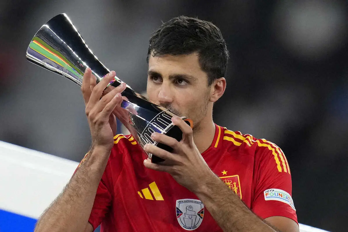 スペイン代表ロドリ「キャリアで最高の日」　大会MVPに歓喜「最も厳しい組み合わせを勝ち抜いた」