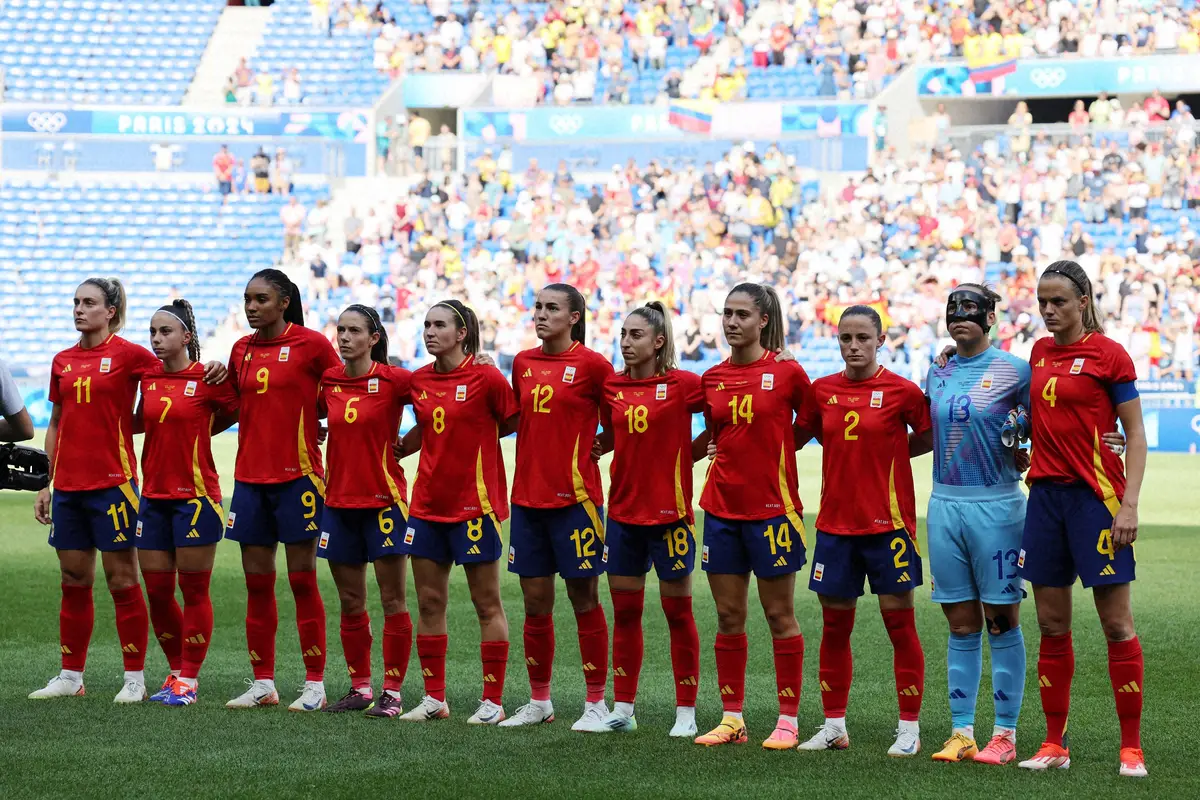 ＜パリ五輪サッカー女子　スペイン・コロンビア＞先発出場したスペイン代表イレブン（ロイター）